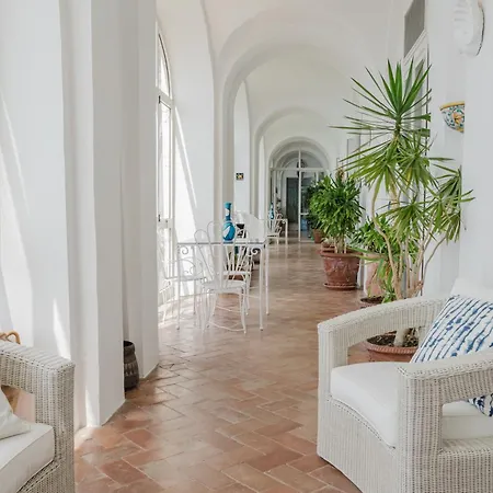 La Casa Del Blu بوسيتانو